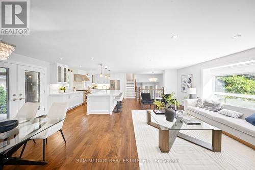 1171 Birchview Drive, Mississauga, ON - Indoor Photo Showing Living Room