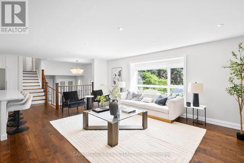 1171 Birchview Drive, Mississauga, ON - Indoor Photo Showing Living Room