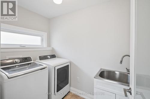 1171 Birchview Drive, Mississauga, ON - Indoor Photo Showing Laundry Room