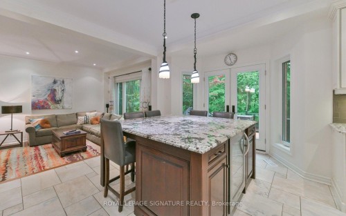 2044 Waterbridge Drive, Burlington, ON - Indoor Photo Showing Kitchen