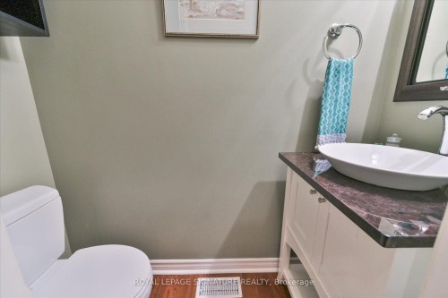 2044 Waterbridge Drive, Burlington, ON - Indoor Photo Showing Bathroom