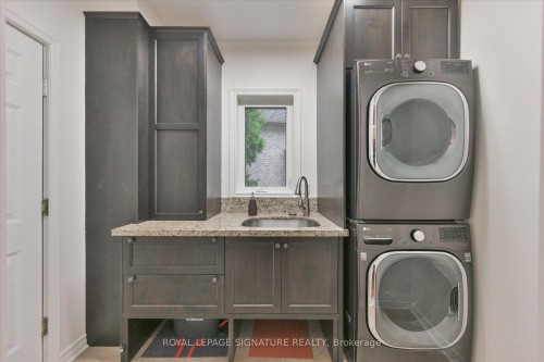 2044 Waterbridge Drive, Burlington, ON - Indoor Photo Showing Laundry Room