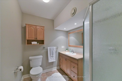 2044 Waterbridge Drive, Burlington, ON - Indoor Photo Showing Bathroom