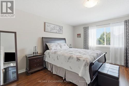 1332 Baseline Road, Hamilton, ON - Indoor Photo Showing Bedroom