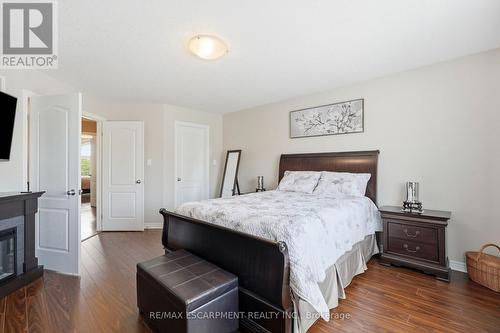 1332 Baseline Road, Hamilton, ON - Indoor Photo Showing Bedroom