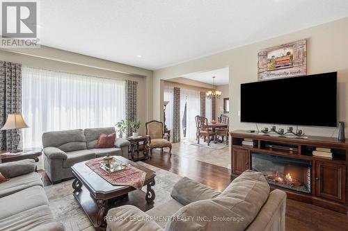 1332 Baseline Road, Hamilton, ON - Indoor Photo Showing Living Room