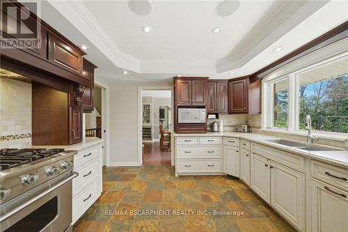 6 Summit Circle, Norfolk, ON - Indoor Photo Showing Kitchen With Double Sink