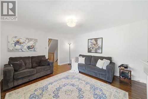 6 Summit Circle, Norfolk, ON - Indoor Photo Showing Living Room