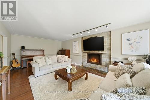 6 Summit Circle, Norfolk, ON - Indoor Photo Showing Living Room With Fireplace
