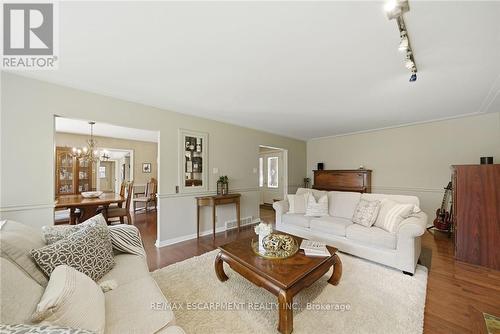 6 Summit Circle, Norfolk, ON - Indoor Photo Showing Living Room