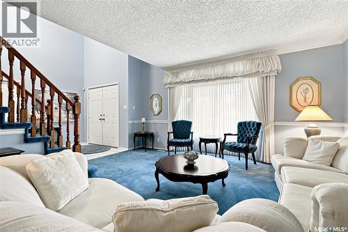 711 Whitewood Court, Saskatoon, SK - Indoor Photo Showing Living Room