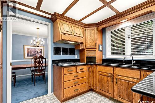 711 Whitewood Court, Saskatoon, SK - Indoor Photo Showing Kitchen