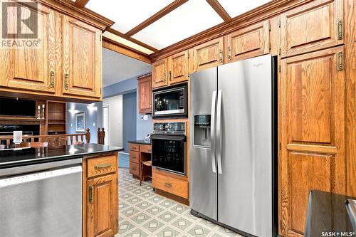 711 Whitewood Court, Saskatoon, SK - Indoor Photo Showing Kitchen