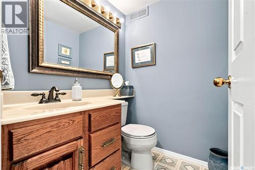 711 Whitewood Court, Saskatoon, SK - Indoor Photo Showing Bathroom