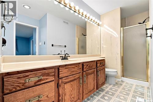 711 Whitewood Court, Saskatoon, SK - Indoor Photo Showing Bathroom