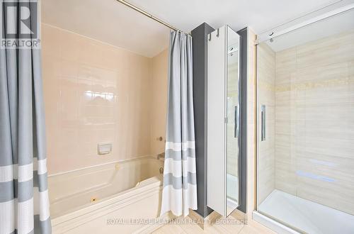 401 - 688 Preston Parkway, Cambridge, ON - Indoor Photo Showing Bathroom