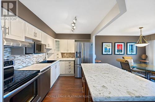 401 - 688 Preston Parkway, Cambridge, ON - Indoor Photo Showing Kitchen With Upgraded Kitchen