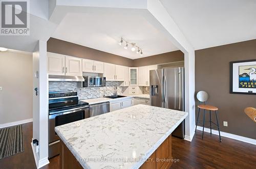 401 - 688 Preston Parkway, Cambridge, ON - Indoor Photo Showing Kitchen With Upgraded Kitchen