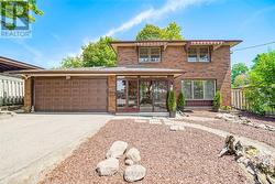 39 MADRON CRESCENT Toronto, ON M3J 1H8