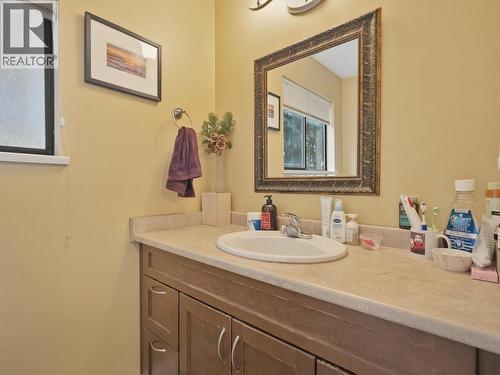 3183 Beacon Drive, Coquitlam, BC - Indoor Photo Showing Bathroom