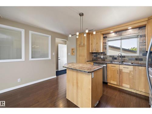 7540 152C Av Nw, Edmonton, AB 