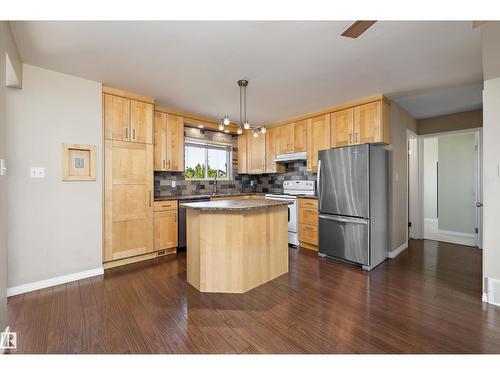7540 152C Av Nw, Edmonton, AB 