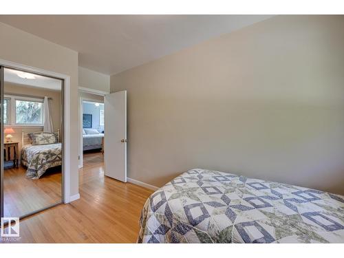 13503 106A Av Nw, Edmonton, AB - Indoor Photo Showing Bedroom