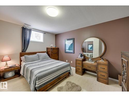 13503 106A Av Nw, Edmonton, AB - Indoor Photo Showing Bedroom