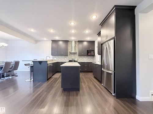 5876 168 Av Nw, Edmonton, AB - Indoor Photo Showing Kitchen With Upgraded Kitchen