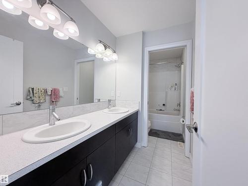 5876 168 Av Nw, Edmonton, AB - Indoor Photo Showing Bathroom