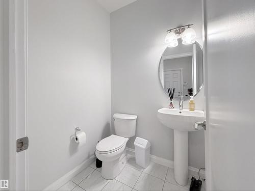 5876 168 Av Nw, Edmonton, AB - Indoor Photo Showing Bathroom