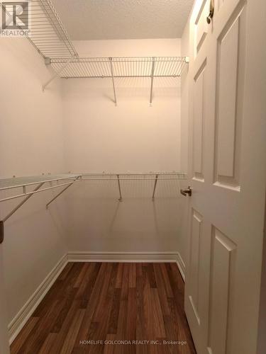Walk-in Closet - 720 - 33 Cox Boulevard, Markham, ON - Indoor With Storage