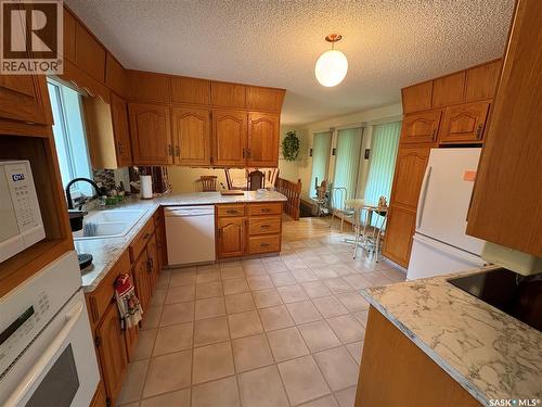 206 March Avenue E, Langenburg, SK - Indoor Photo Showing Kitchen