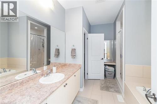 31 Larry Crescent, Caledonia, ON - Indoor Photo Showing Bathroom