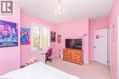 31 Larry Crescent, Caledonia, ON - Indoor Photo Showing Bedroom