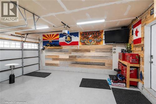31 Larry Crescent, Caledonia, ON - Indoor Photo Showing Garage