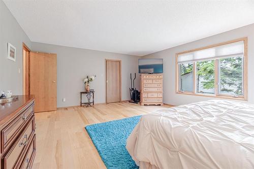 95 2Nd Avenue Ne, Teulon, MB - Indoor Photo Showing Bedroom