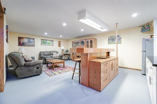 95 2Nd Avenue Ne, Teulon, MB - Indoor Photo Showing Basement