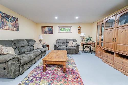 95 2Nd Avenue Ne, Teulon, MB - Indoor