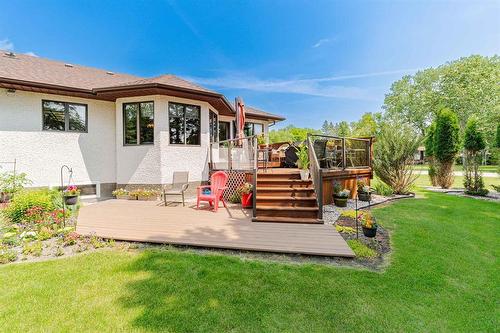 95 2Nd Avenue Ne, Teulon, MB - Outdoor With Deck Patio Veranda