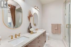 primary bedroom ensuite - 