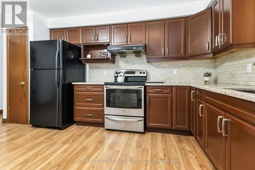 954 Chippewa Drive, London East (East D), ON - Indoor Photo Showing Kitchen