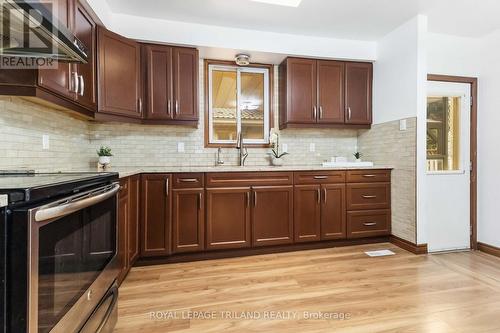 954 Chippewa Drive, London East (East D), ON - Indoor Photo Showing Kitchen