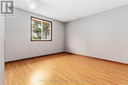 954 Chippewa Drive, London East (East D), ON - Indoor Photo Showing Other Room