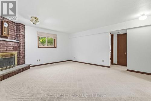 954 Chippewa Drive, London East (East D), ON - Indoor Photo Showing Other Room With Fireplace