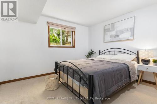 954 Chippewa Drive, London East (East D), ON - Indoor Photo Showing Bedroom