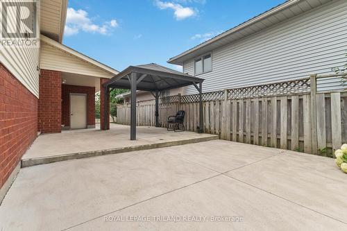 954 Chippewa Drive, London East (East D), ON - Outdoor With Exterior