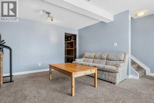 80, 1055 72 Avenue Nw, Calgary, AB - Indoor Photo Showing Other Room