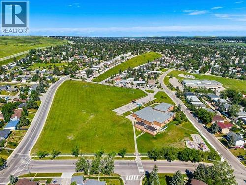 Close to St Henry Elementary.. - 80, 1055 72 Avenue Nw, Calgary, AB - Outdoor With View