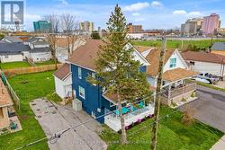 UPPER - 5654 DESSON AVENUE Niagara Falls (Clifton Hill), ON L2G 3T2